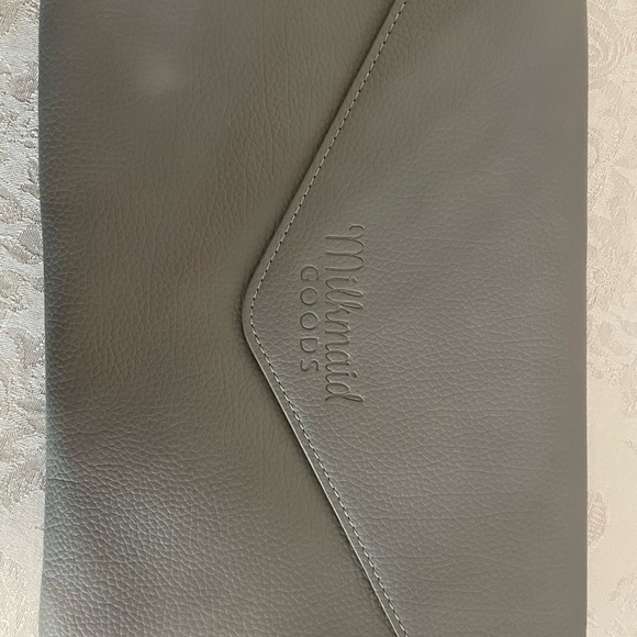 Milkmade Goods grey Clutch - Picture 3 of 9